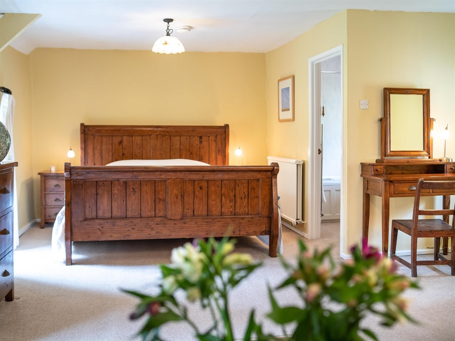 Superior King Size Room