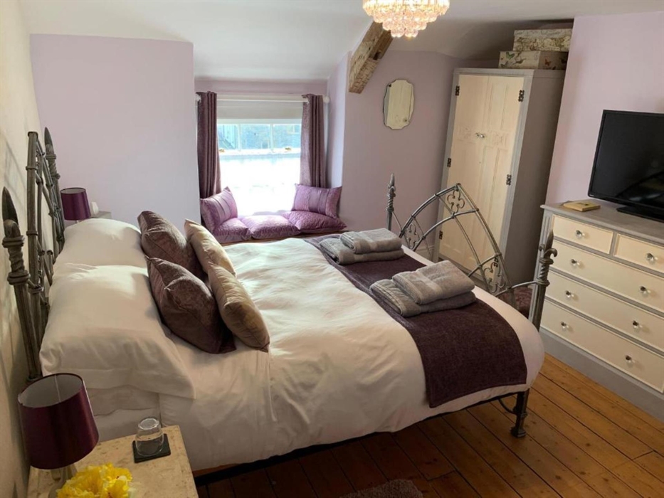 Snowdon Kingsize Double Room