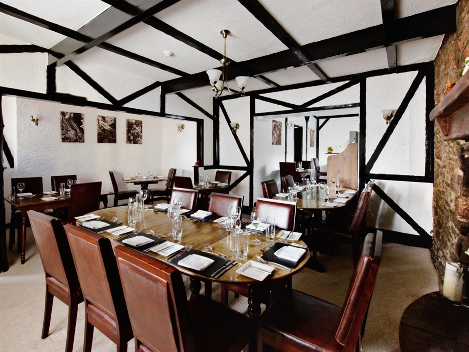 A traditional setting, with clean modern twist