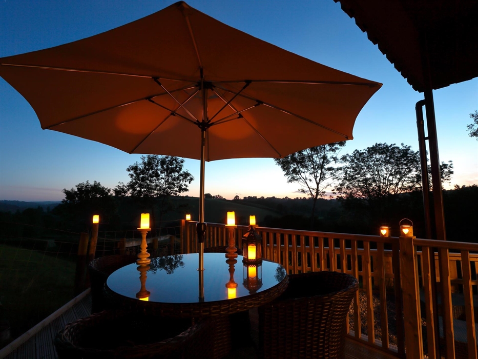 The Lodge - Outside Dining