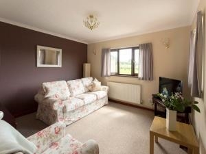 Unwind together here at the end of a fun day out!