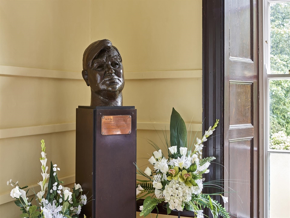 A bust of Aneurin Bevan.