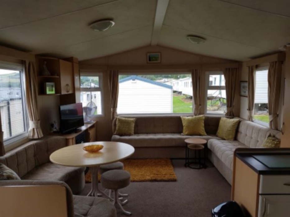 Spacious and comfy Lounge Diner