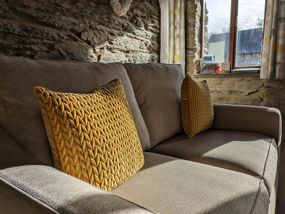 Oak Cottage living room
