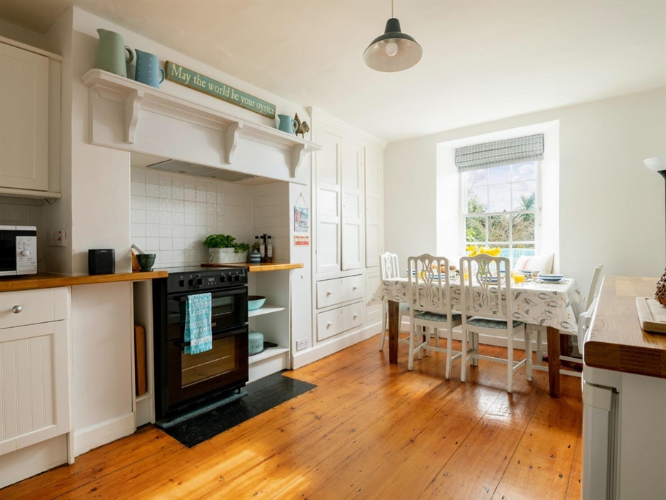 With all that a chef requires from sharp knives to a double oven and everything in between. Often remarked upon by guests, they find all that they eve