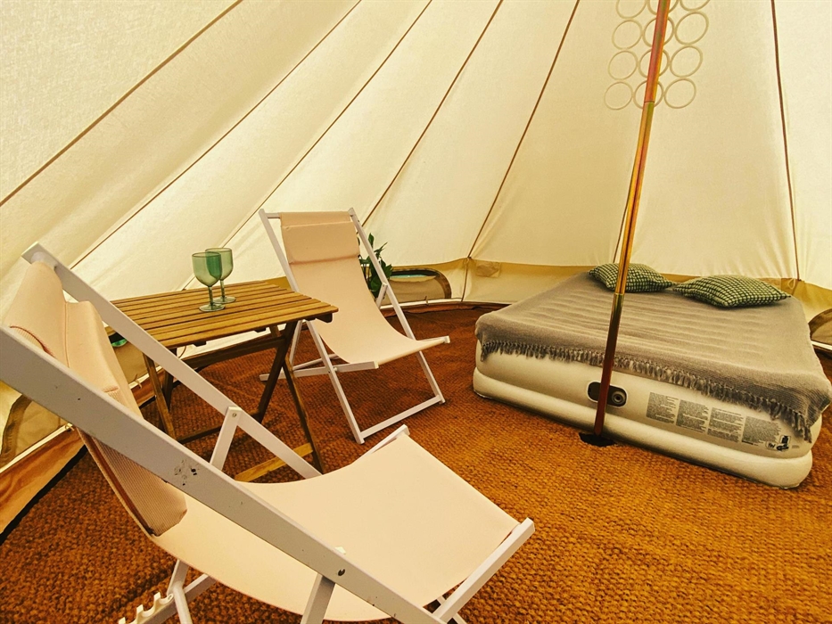 glamping for families, dog owners, couples in the Brecon Beacons National Park, South Wales