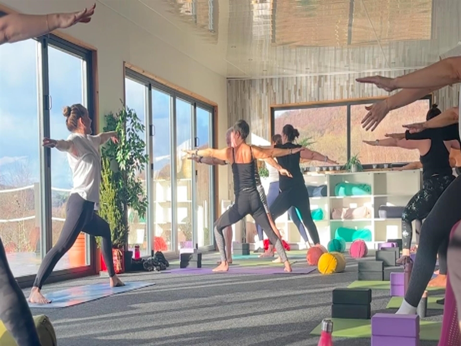 Move well, feel great! Our beginners movement and Yoga classes for corporate organisations give staff members the breathing space to drastically impro