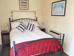 Chatts Cottage Double Bedroom Number Two