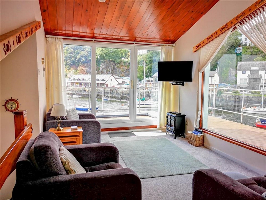 1031 - Island Views, Porthmadog