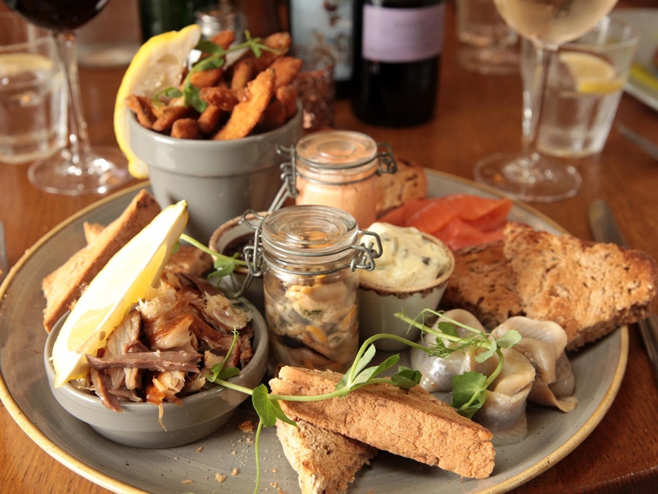 Dining at the Erskine Arms