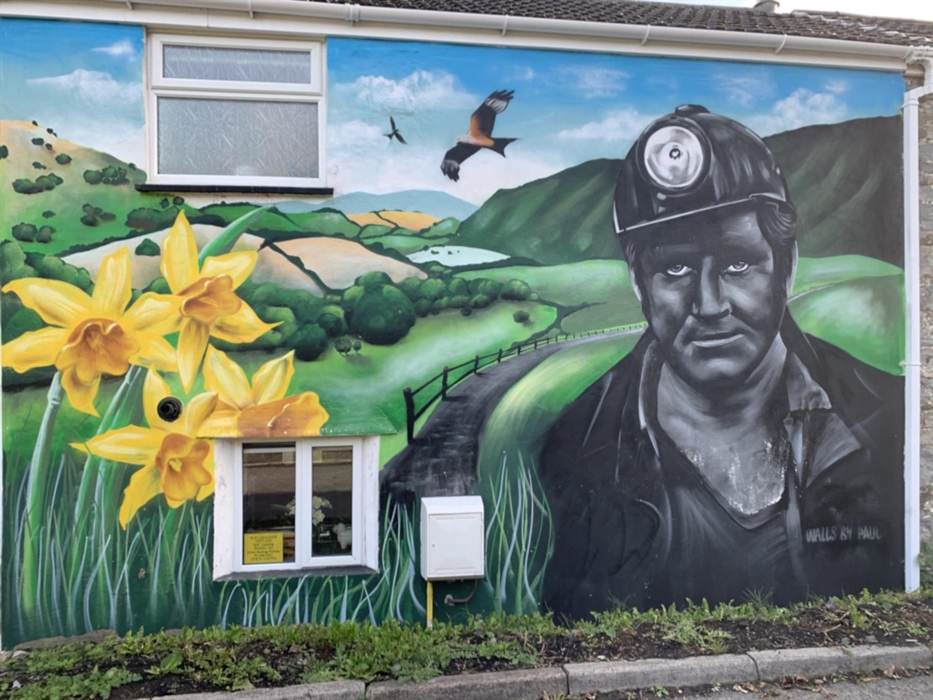 Mural at back of Old Canalside Cottage