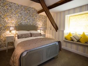 The Bull - Beaumaris