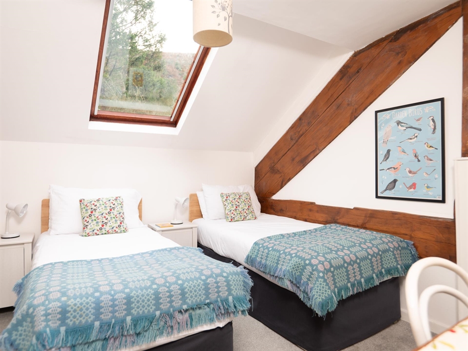 Snowdonia family holiday cottage with woodburner