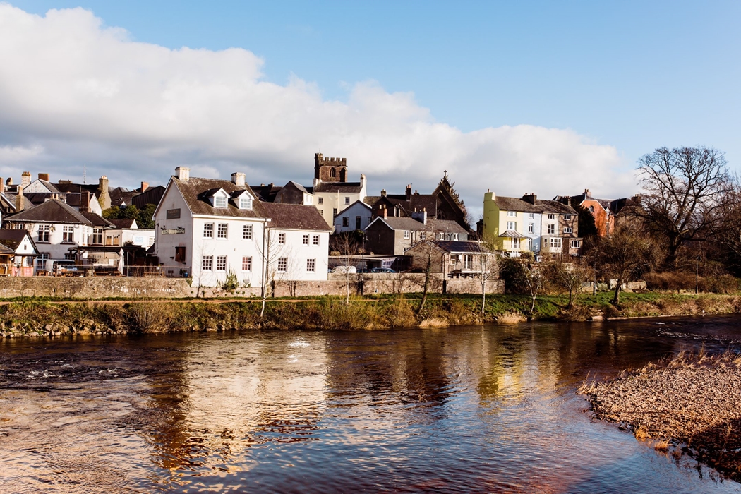 A town on the border of a river.