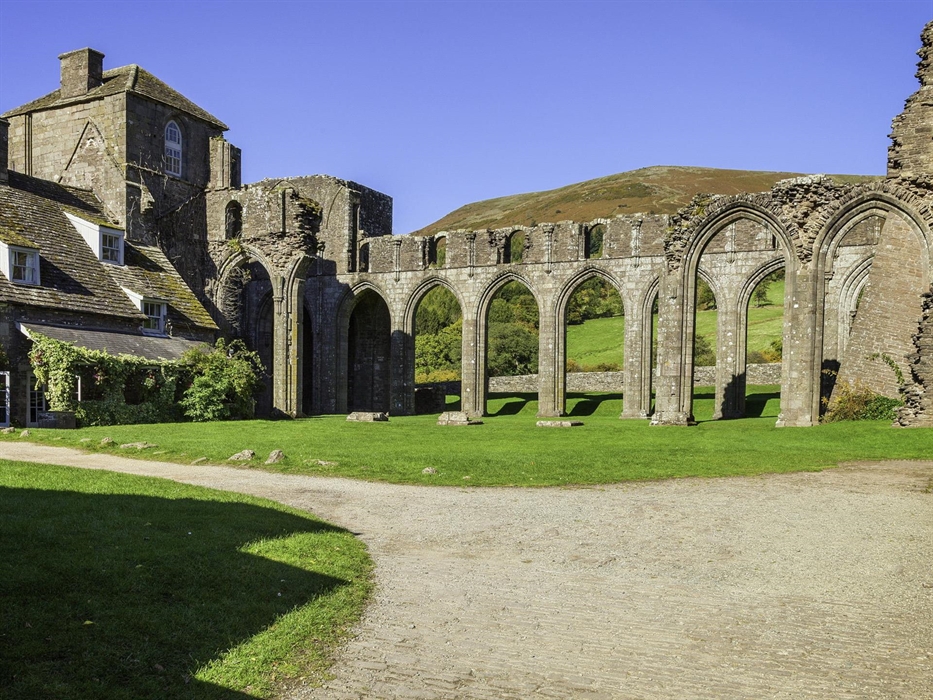 Llanthony Priory