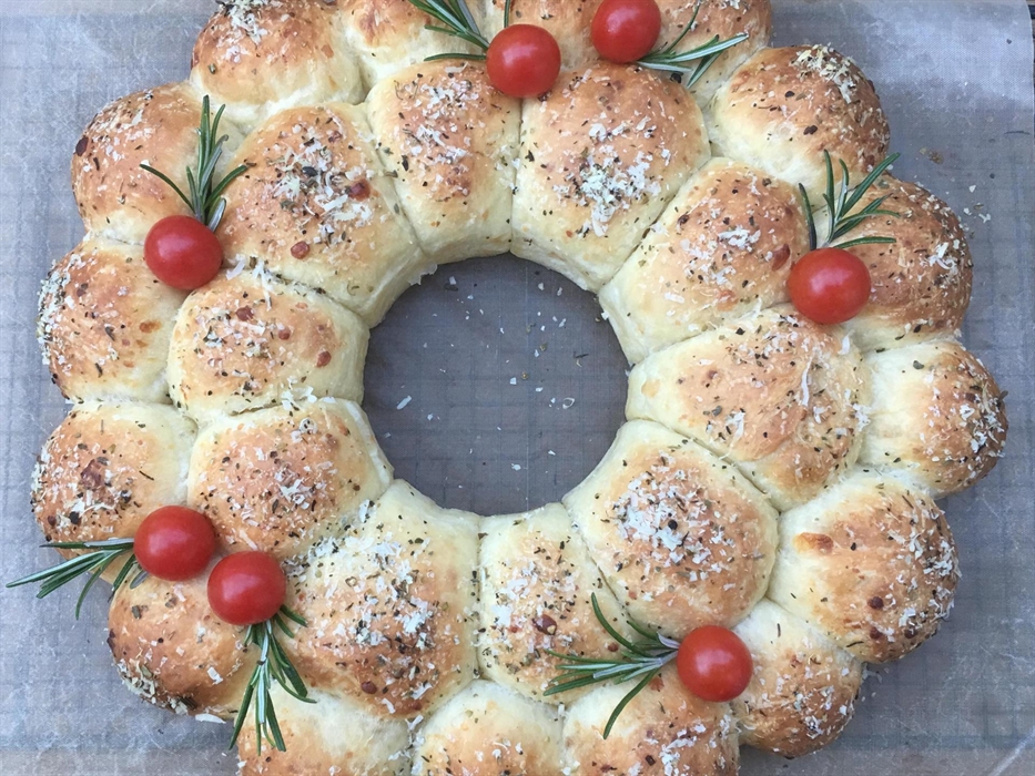 Tear N Share parmesan and Italian herb bread