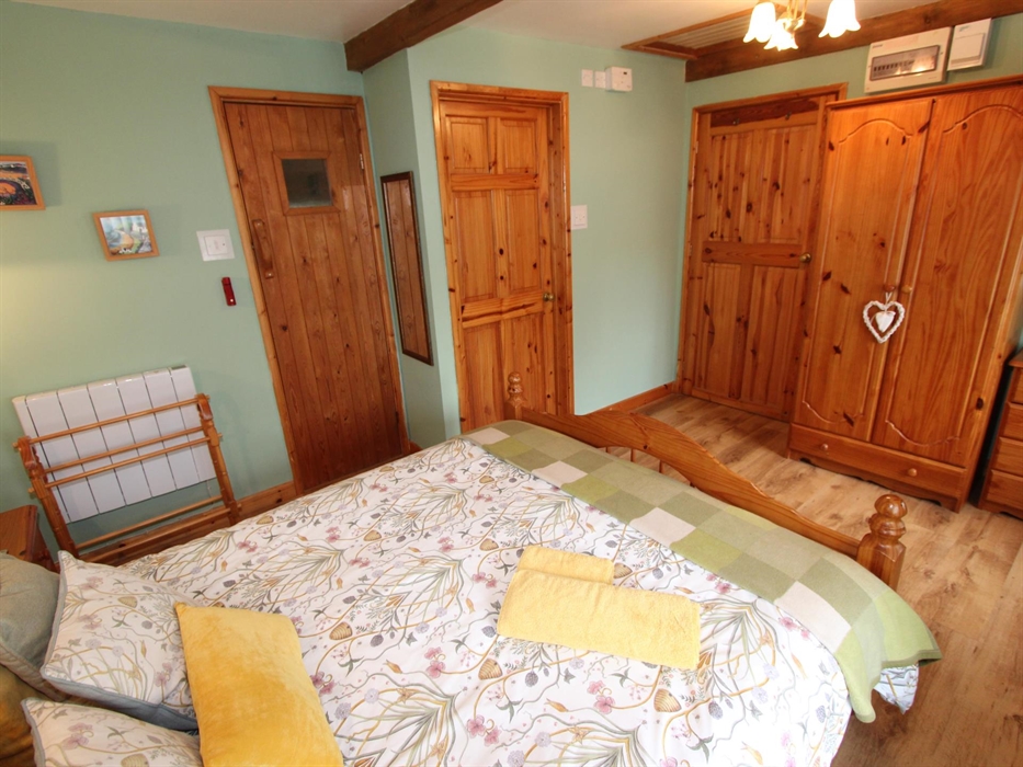 Y Beudy bedroom, ensuite and sauna