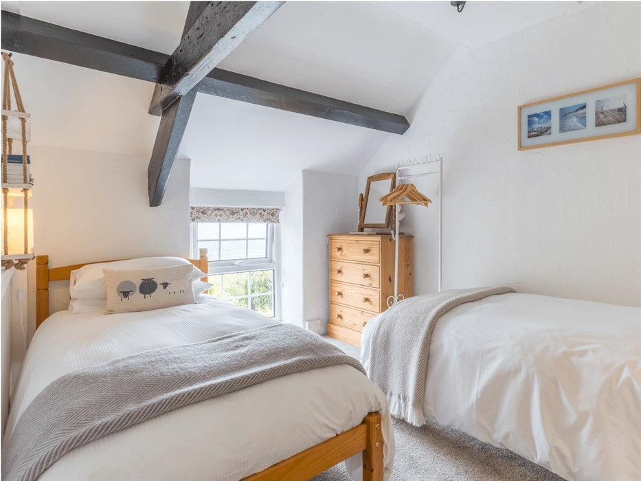 Gors-lwyd Cottage Twin Bedroom