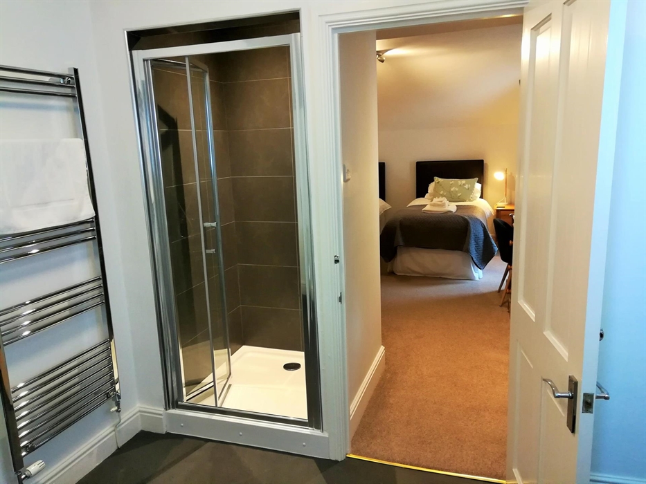 Room 7 - Shower Ensuite