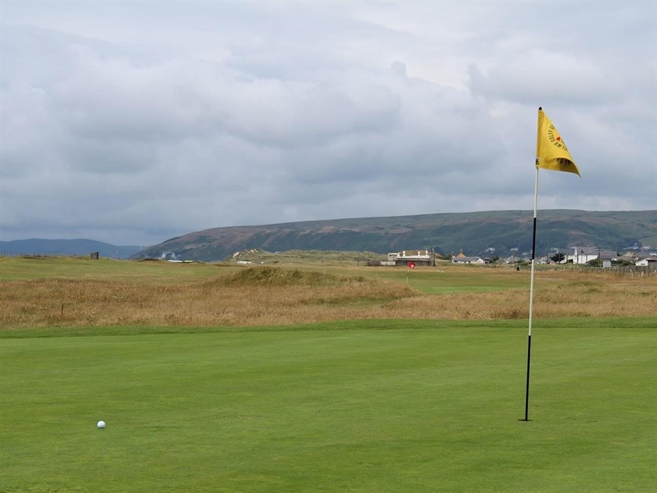 Borth & Ynyslas Golf Club