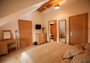 Old Walls Leisure Bed & Breakfast