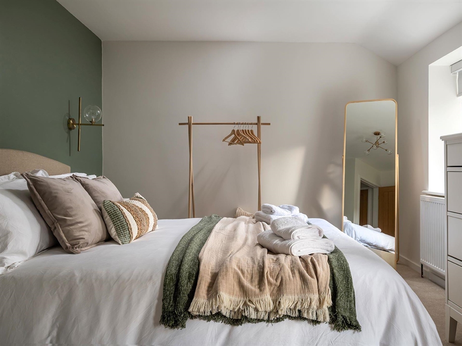 Kingsize Bed, Countryside Views, Spacious,