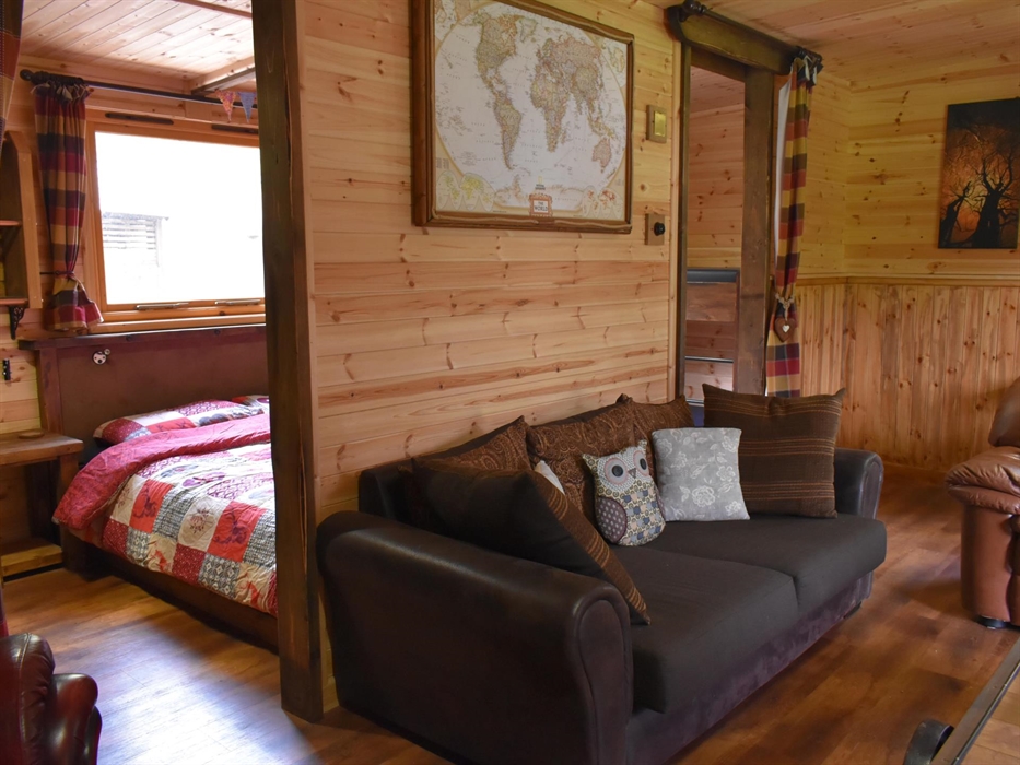 Camp Cynrig Glamping - Camping Cabin, Eco Pod, Sleeps 6, Family Holiday