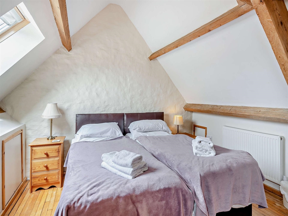 The Granary, second bedroom. Two superking or twin beds on request