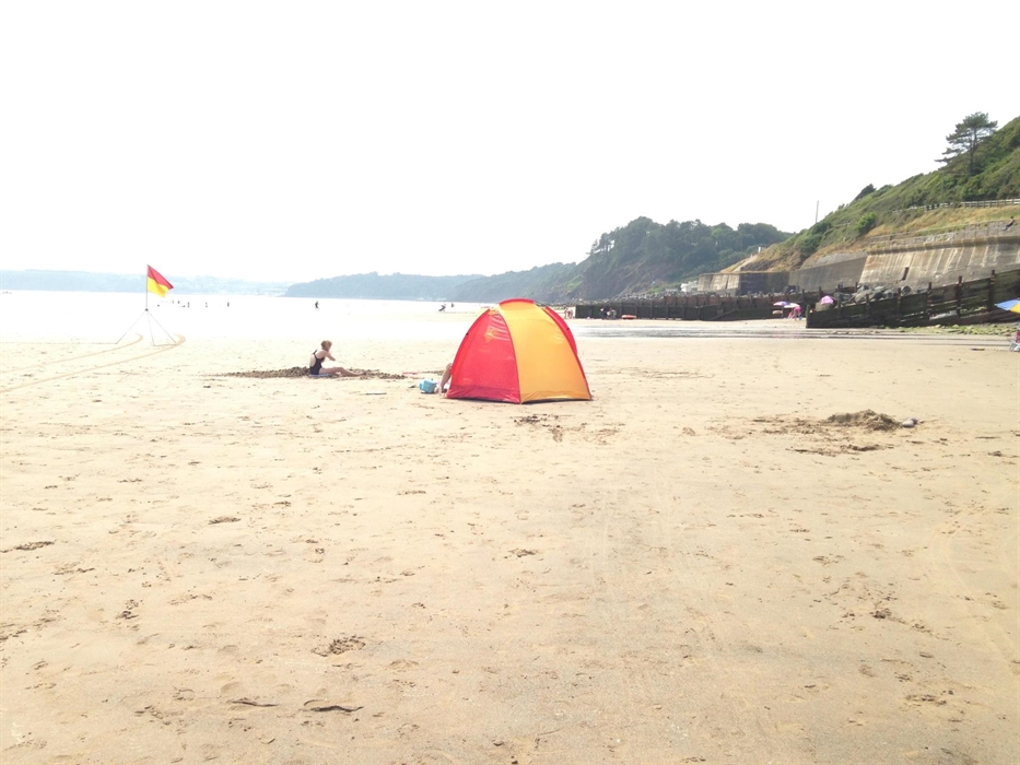Amroth Beach only 5 mins drive away