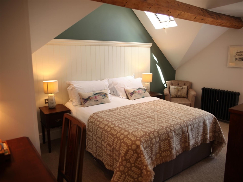 Stay at the Erskine Arms