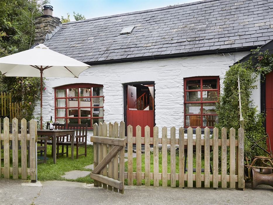 Full of cosy character Y Beudy is an idyllic cosy seaside cottage