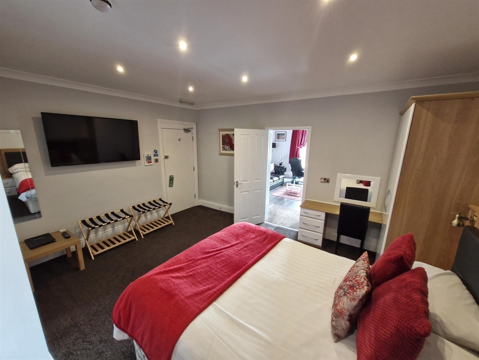 With separate Seaview lounge and bedroom.