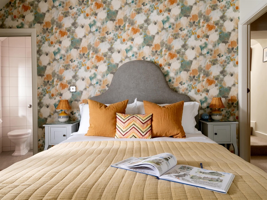 Ensuite king size bedroom