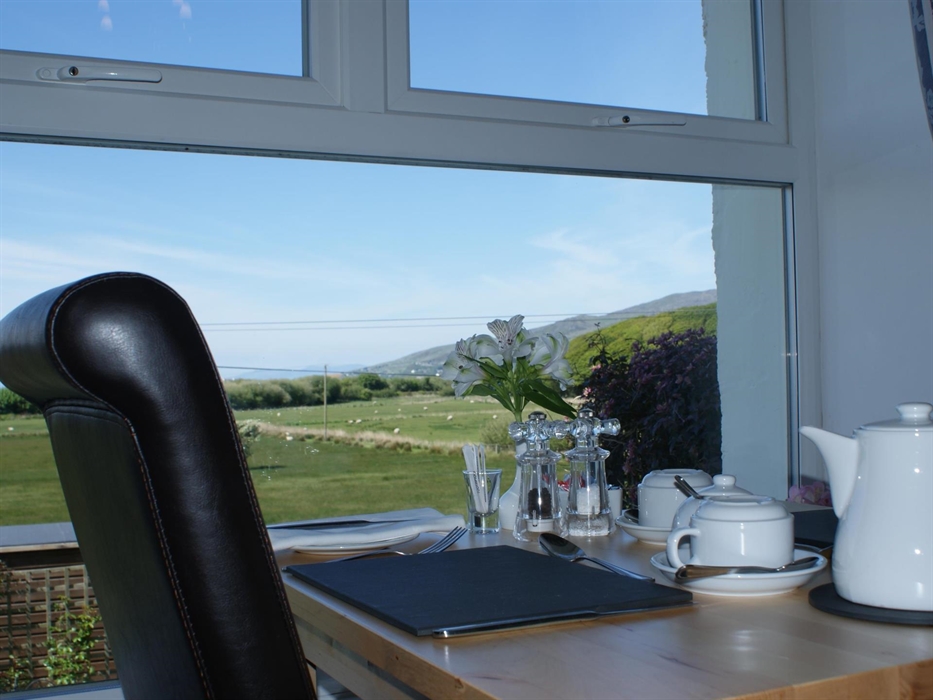 Einion House dining room for breakfast