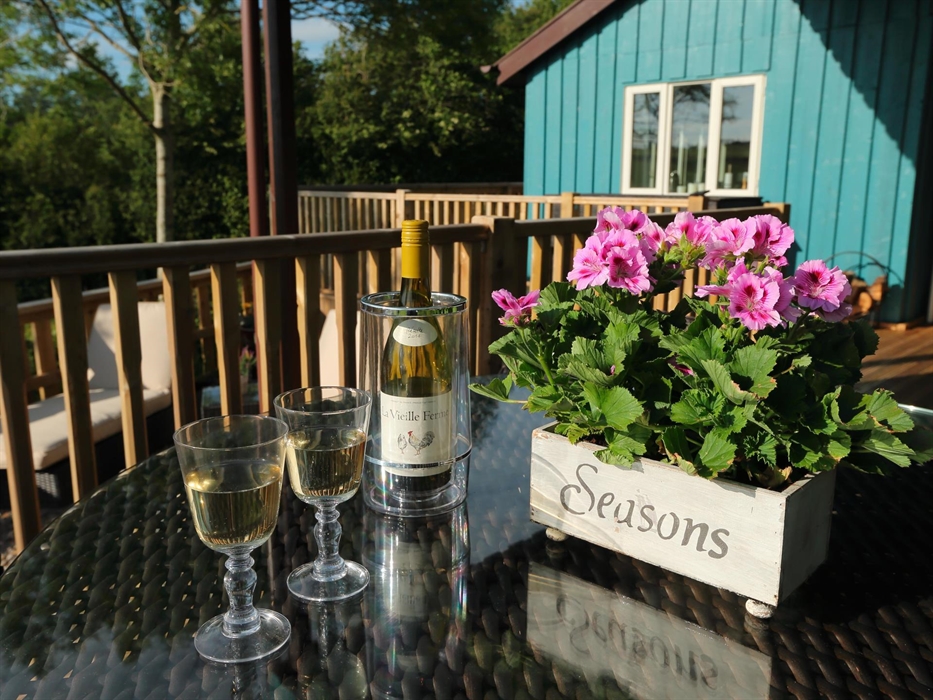 The Lodge - Outside Dining