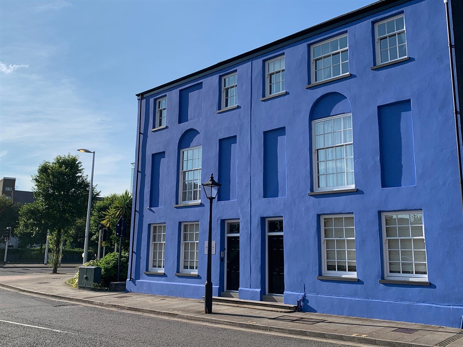 The Georgian Swansea is a luxurious boutique style accommodation located in the centre of Swansea, just a stone's throw away from the beautiful mariti