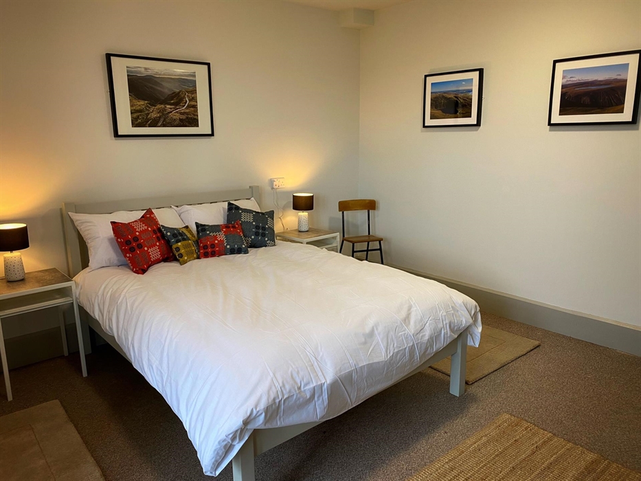 Spacious double room.