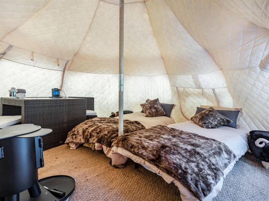 Luxury Lotus Belle Glamping Tent/Yurt Twin Setup