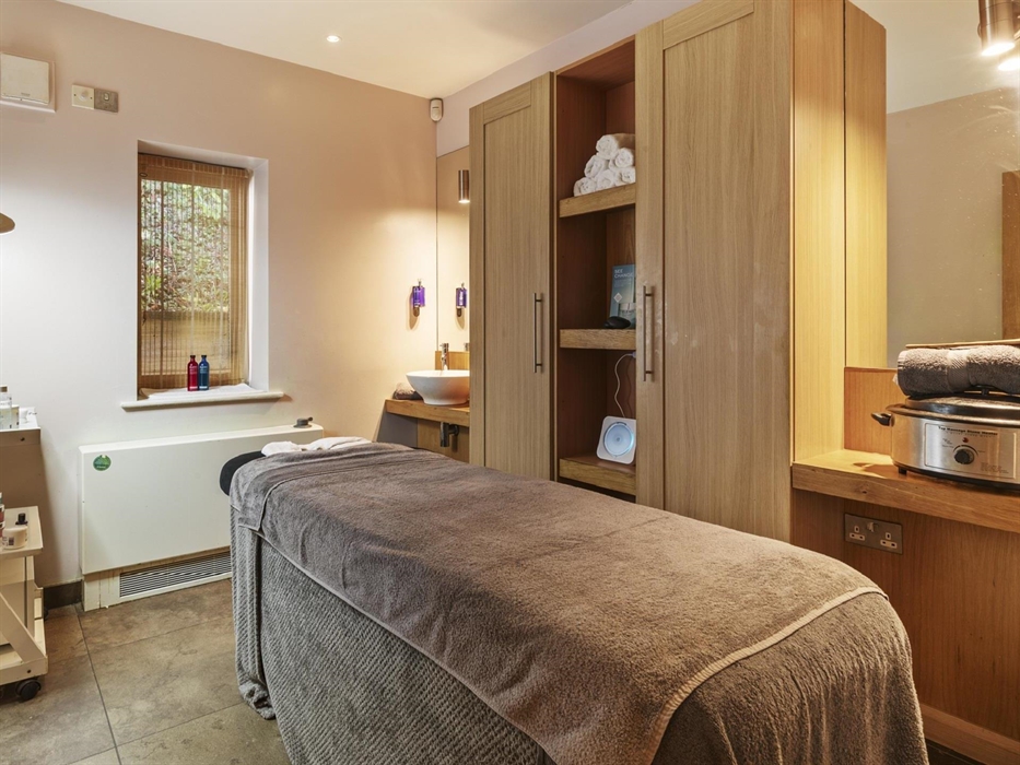 Lamphey Court Hotel - Spa treatment room