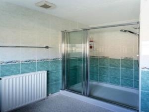 Large Luxury Power Shower