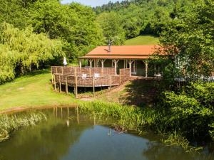 The Lake House at Hidden Valley Yurts