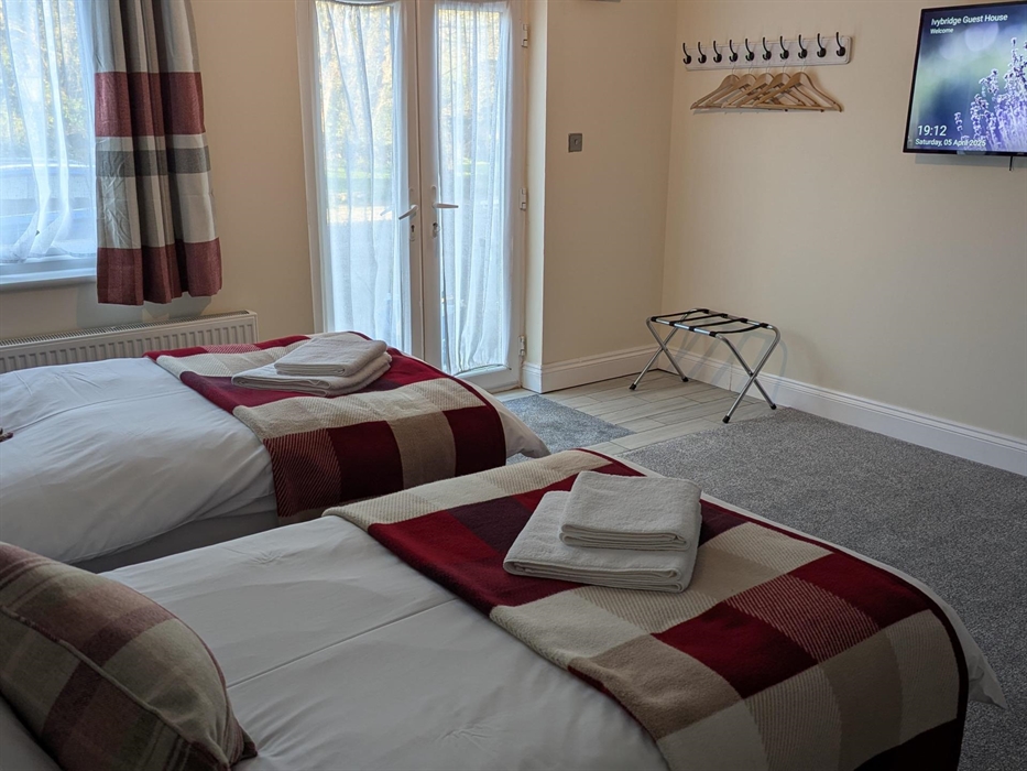 2 twin rooms with various facilities for both short and long stay options. All rooms are tastefully modern with functionality as a priority. Rooms hav