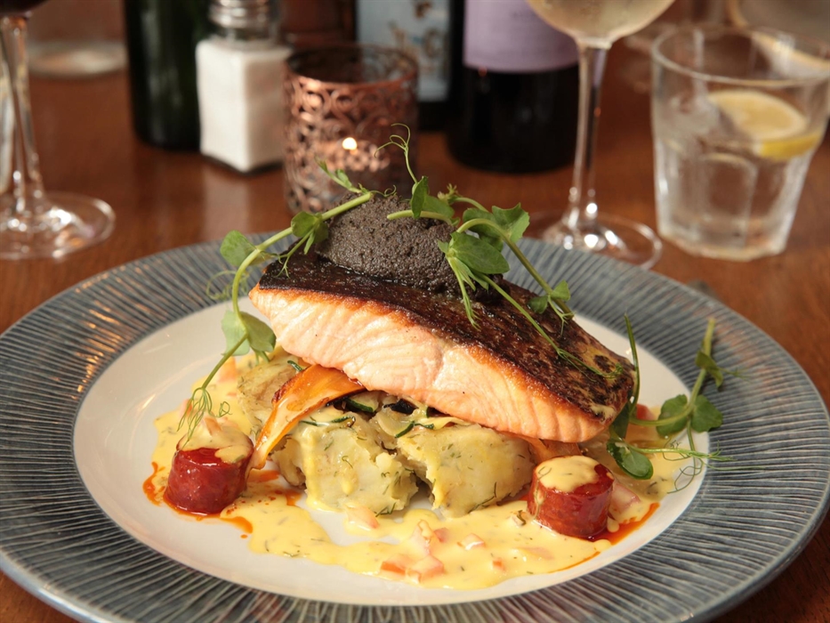 Dining at the Erskine Arms