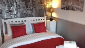 Small Double En-suite