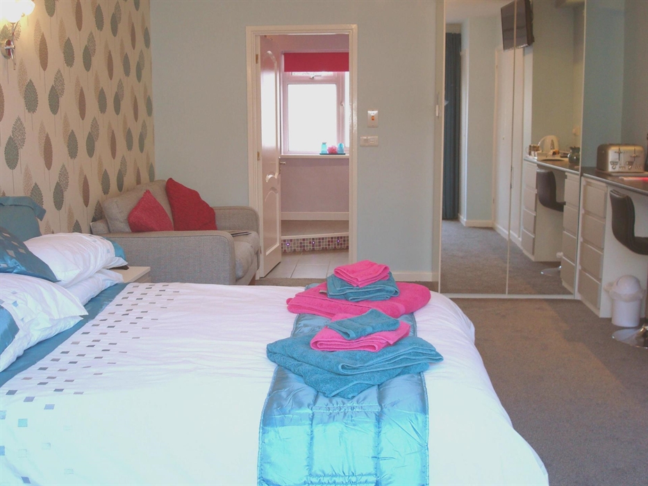 Ensuite bedroom from door