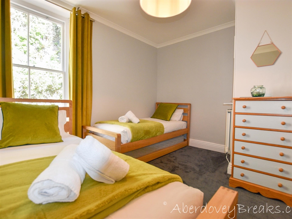 The Exchange - Twin Bedroom