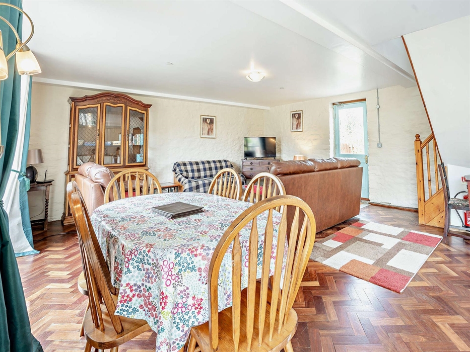 Tyn Cellar Cottage living area