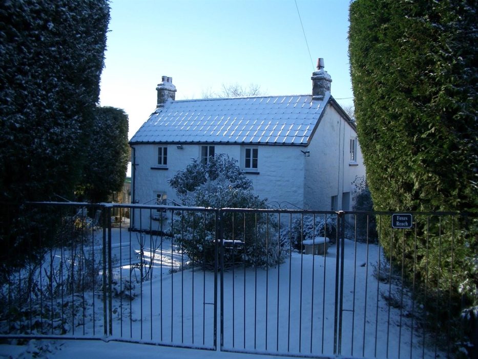 Foxes Reach Wye Valley in winter showing pet friendly gates