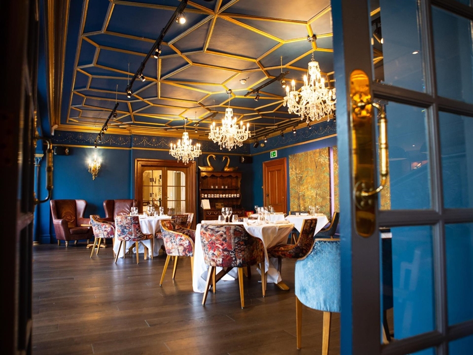 a luxurious setting for any occassion