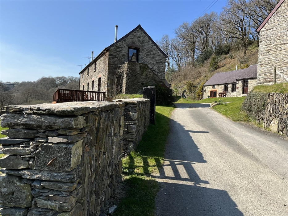 Troedyrhiw Holiday Cottages - Entrance